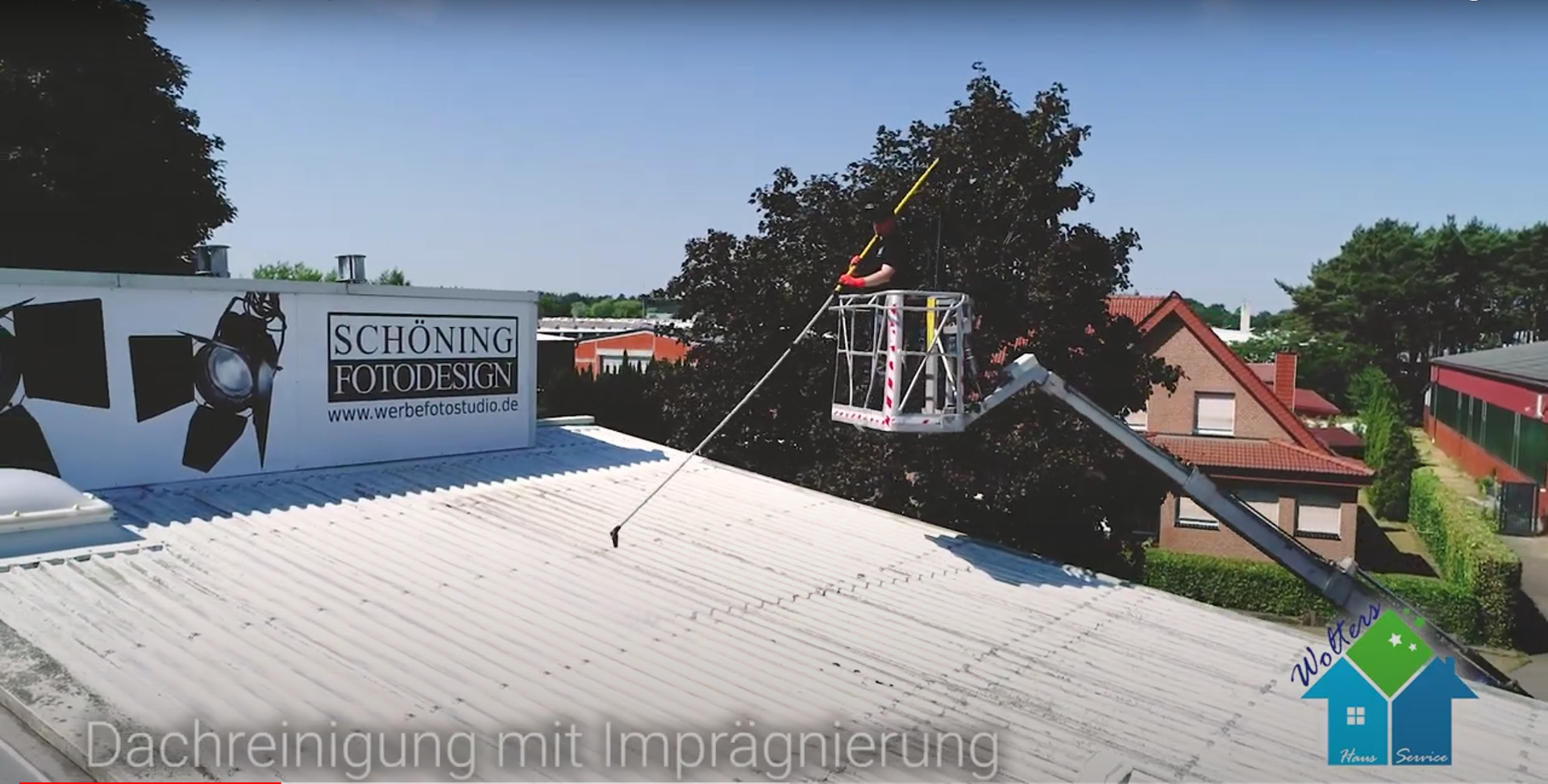 Vollst&auml;ndige Reinigung der Dachfl&auml;chen in Schwartenpohl.